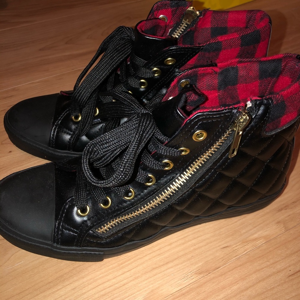 Black sneakers red inside